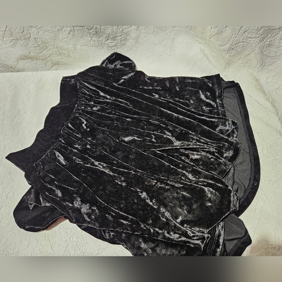 L'Amour Pocket Black Velvet Mini Skirt - Picture 3 of 10